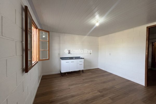 Casa para alugar com 35m², 1 quarto no bairro Campeche em Florianópolis