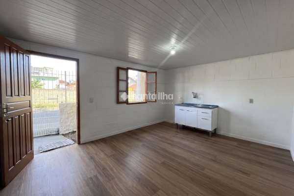 Casa para alugar com 35m², 1 quarto no bairro Campeche em Florianópolis