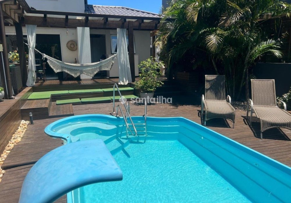 Casa em Condomínio para alugar com 350m², 3 quartos, 3 suítes, 2 vagas no bairro Rio Tavares em Florianópolis - Foto 1