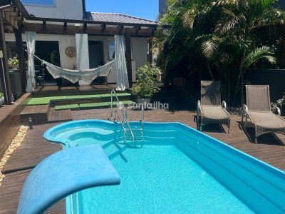 Casa em Condomínio para alugar com 350m², 3 quartos, 3 suítes, 2 vagas no bairro Rio Tavares em Florianópolis - Foto 29
