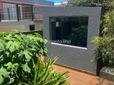Casa em Condomínio para alugar com 350m², 3 quartos, 3 suítes, 2 vagas no bairro Rio Tavares em Florianópolis - Foto 31