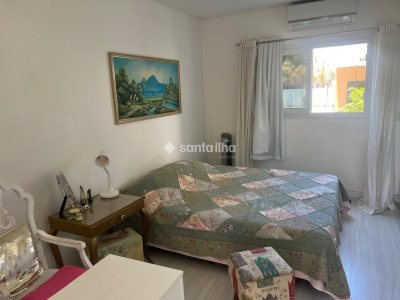 Casa em Condomínio para alugar com 350m², 3 quartos, 3 suítes, 2 vagas no bairro Rio Tavares em Florianópolis - Foto 22
