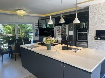 Casa em Condomínio para alugar com 350m², 3 quartos, 3 suítes, 2 vagas no bairro Rio Tavares em Florianópolis - Foto 7