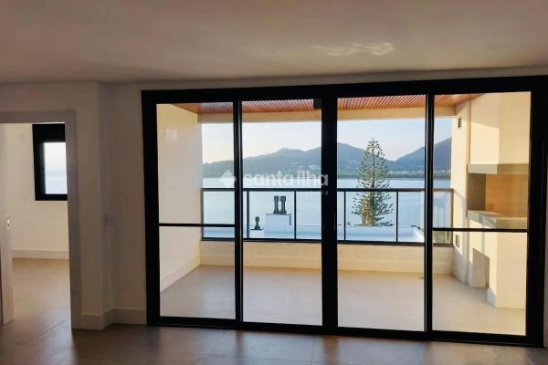 Apartamento à venda com 134m², 3 quartos, 3 suítes, 4 vagas no bairro João Paulo em Florianópolis