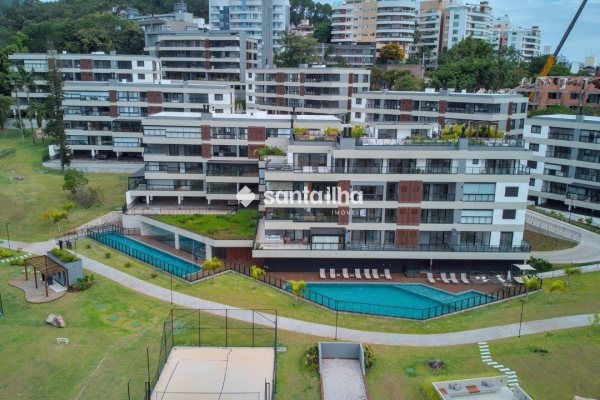 Apartamento à venda com 134m², 3 quartos, 3 suítes, 4 vagas no bairro João Paulo em Florianópolis