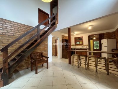 Casa para alugar com 125m², 4 quartos, 1 suíte, 5 vagas no bairro Campeche em Florianópolis - Foto 2