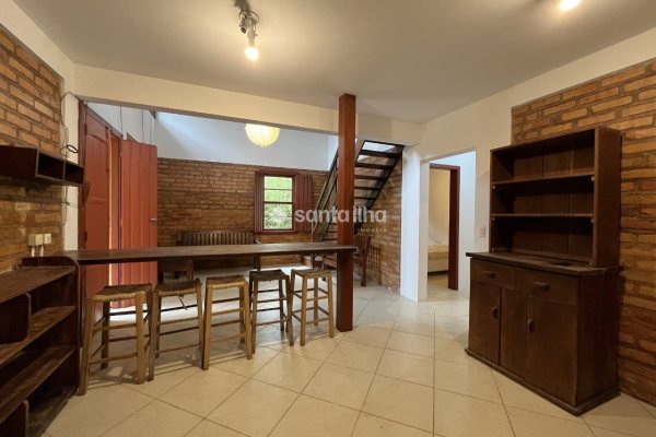 Casa para alugar com 125m², 4 quartos, 1 suíte, 5 vagas no bairro Campeche em Florianópolis