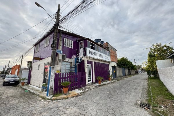 Pousada à venda com 85m², 8 quartos, 8 suítes, 1 vaga no bairro Tapera da Base em Florianópolis