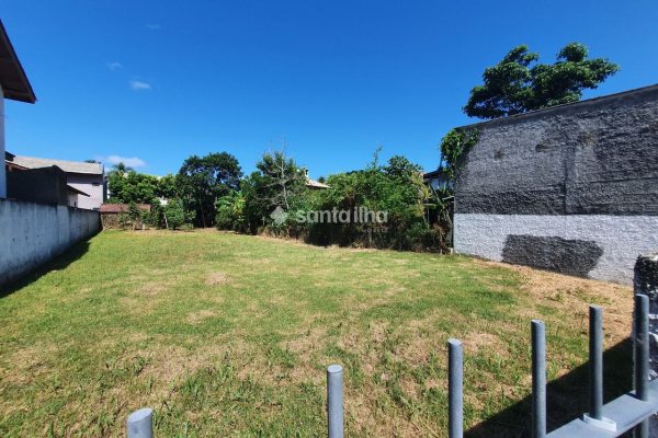 Terreno à venda com 367m², 1 vaga no bairro Morro das Pedras em Florianópolis
