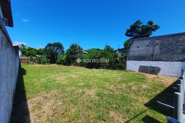Terreno à venda com 367m², 1 vaga no bairro Morro das Pedras em Florianópolis