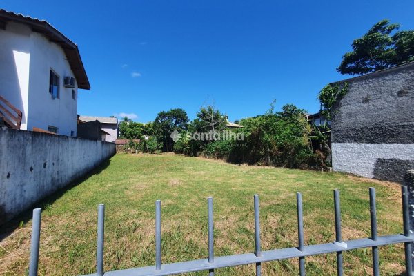 Terreno à venda com 367m², 1 vaga no bairro Morro das Pedras em Florianópolis