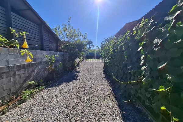 Casa à venda com 70m², 3 quartos, 2 vagas no bairro Campeche em Florianópolis