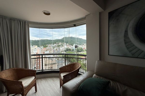 Apartamento à venda com 82m², 3 quartos, 1 suíte, 2 vagas no bairro Trindade em Florianópolis