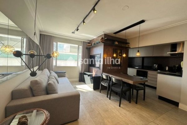 Apartamento à venda com 61m², 2 quartos, 1 vaga no bairro Centro em Florianopolis