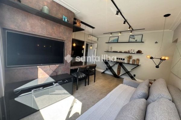 Apartamento à venda com 61m², 2 quartos, 1 vaga no bairro Centro em Florianopolis