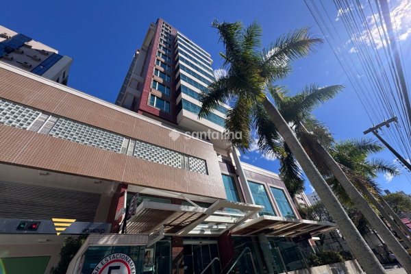 Sala/Conjunto à venda com 37m², 1 vaga no bairro Centro em Florianópolis