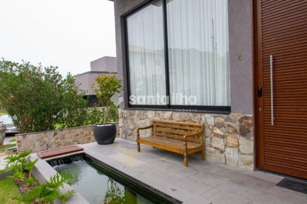 Casa em Condomínio à venda com 800m², 6 quartos, 6 suítes, 6 vagas no bairro Praia Mole em Florianópolis