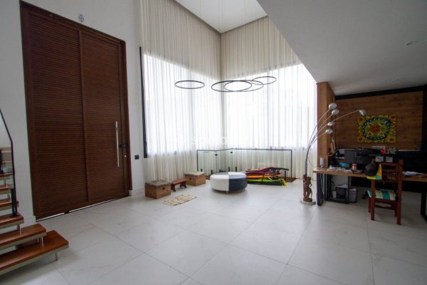 Casa em Condomínio à venda com 800m², 6 quartos, 6 suítes, 6 vagas no bairro Praia Mole em Florianópolis