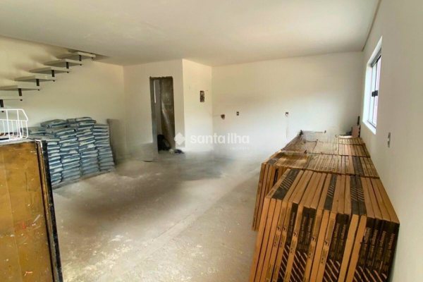 Casa à venda com 85m², 2 quartos, 2 suítes, 1 vaga no bairro Rio Tavares em Florianópolis