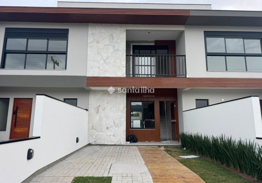 Casa à venda com 118m², 3 quartos, 1 suíte, 2 vagas no bairro Campeche em Florianópolis - Foto 1