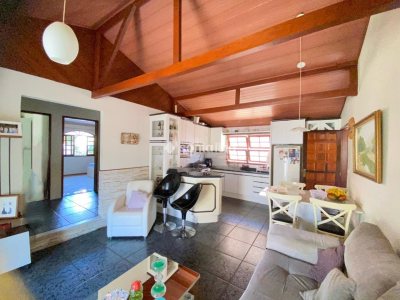 Casa à venda com 110m², 3 quartos, 1 suíte, 2 vagas no bairro Rio Tavares em Florianópolis - Foto 8