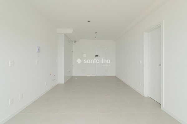 Studio à venda com 29m², 1 quarto, 1 vaga no bairro Coqueiros em Florianópolis