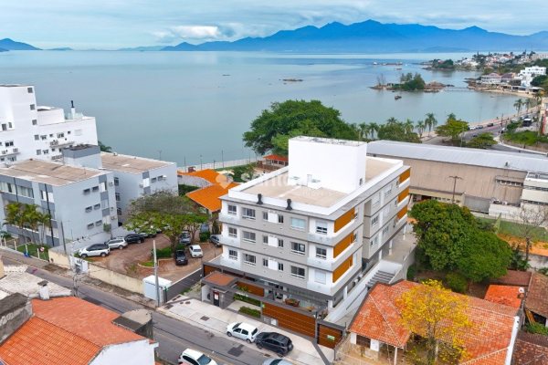 Studio à venda com 29m², 1 quarto, 1 vaga no bairro Coqueiros em Florianópolis