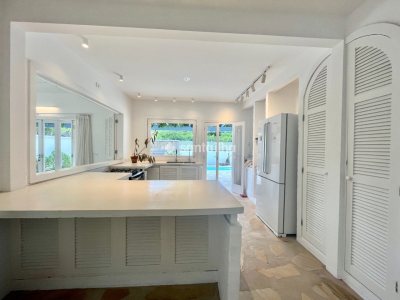 Casa à venda com 180m², 3 quartos, 3 suítes, 2 vagas no bairro Campeche em Florianópolis - Foto 16
