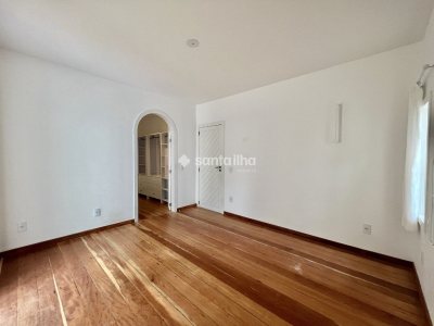Casa à venda com 180m², 3 quartos, 3 suítes, 2 vagas no bairro Campeche em Florianópolis - Foto 32