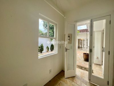 Casa à venda com 180m², 3 quartos, 3 suítes, 2 vagas no bairro Campeche em Florianópolis - Foto 20