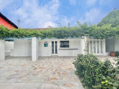 Casa à venda com 180m², 3 quartos, 3 suítes, 2 vagas no bairro Campeche em Florianópolis - Foto 3