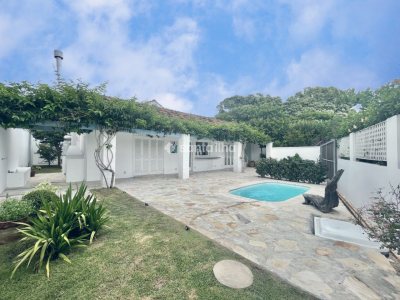 Casa à venda com 180m², 3 quartos, 3 suítes, 2 vagas no bairro Campeche em Florianópolis - Foto 27