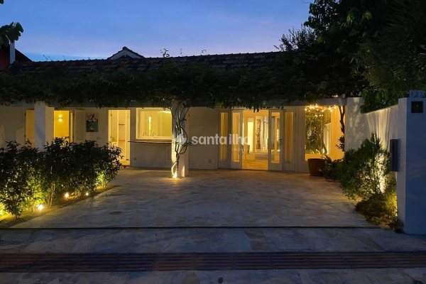 Casa à venda com 180m², 3 quartos, 3 suítes, 2 vagas no bairro Campeche em Florianópolis