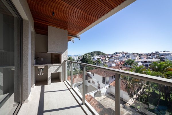 Apartamento à venda com 102m², 2 quartos, 2 suítes, 1 vaga no bairro João Paulo em Florianópolis