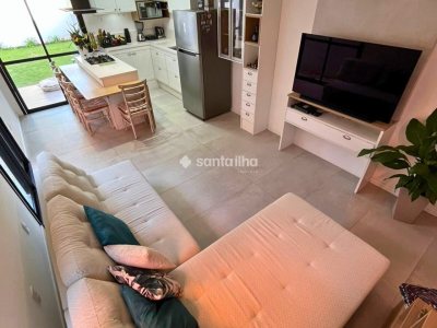 Casa à venda com 131m², 3 quartos, 1 suíte, 2 vagas no bairro Campeche em Florianópolis - Foto 8