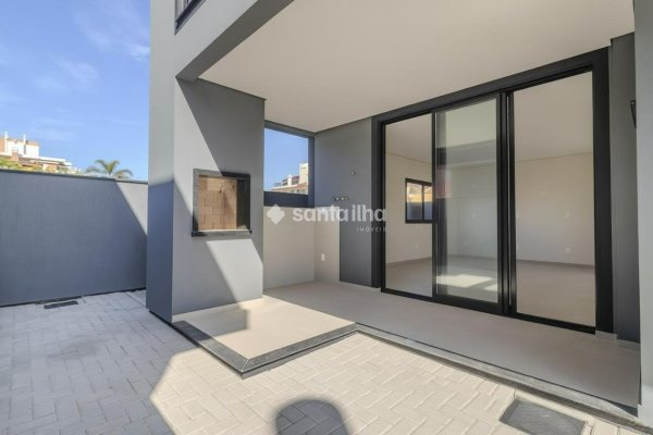 Casa à venda com 200m², 3 quartos, 1 suíte, 1 vaga no bairro Açores em Florianópolis