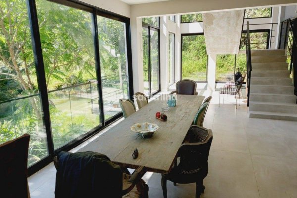 Casa em Condomínio para alugar com 320m², 3 quartos, 2 suítes, 4 vagas no bairro Campeche em Florianópolis