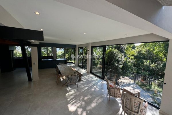 Casa em Condomínio para alugar com 320m², 3 quartos, 2 suítes, 4 vagas no bairro Campeche em Florianópolis