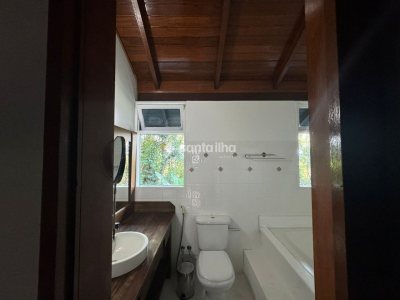 Casa em Condomínio para alugar com 320m², 3 quartos, 2 suítes, 4 vagas no bairro Campeche em Florianópolis - Foto 33