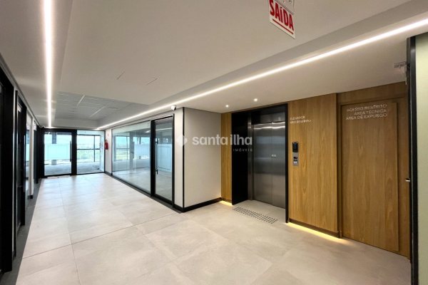 Sala/Conjunto para alugar com 130m², 1 vaga no bairro Campeche em Florianópolis