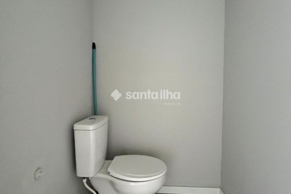 Sala/Conjunto para alugar com 130m², 1 vaga no bairro Campeche em Florianópolis