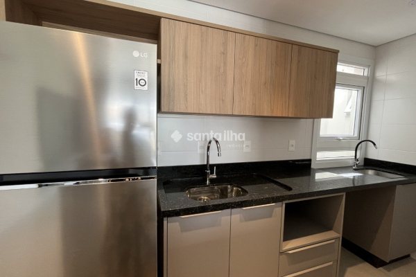 Studio para alugar ou comprar com 42m², 1 quarto, 1 vaga no bairro Campeche em Florianópolis