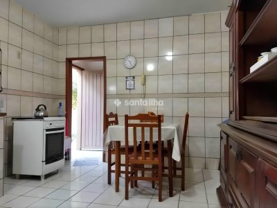 Casa à venda com 217m², 4 quartos, 3 suítes, 2 vagas no bairro Campeche em Florianópolis - Foto 10