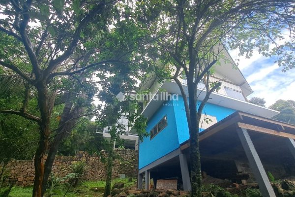 Casa à venda com 100m², 2 quartos, 2 vagas no bairro Ribeirão da Ilha em Florianópolis