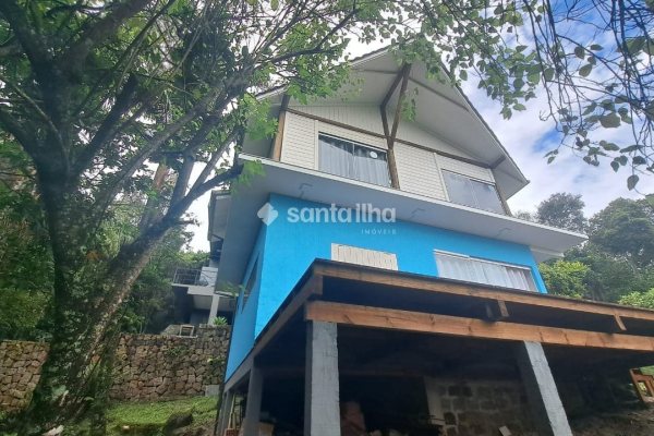 Casa à venda com 100m², 2 quartos, 2 vagas no bairro Ribeirão da Ilha em Florianópolis