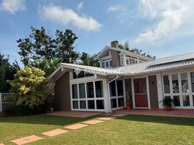 Casa à venda com 287m², 4 quartos, 2 suítes, 2 vagas no bairro Lagoa da Conceição em Florianópolis - Foto 2