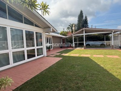 Casa à venda com 287m², 4 quartos, 2 suítes, 2 vagas no bairro Lagoa da Conceição em Florianópolis - Foto 4