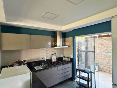 Casa à venda com 109m², 3 quartos, 3 suítes, 1 vaga no bairro Ribeirão da Ilha em Florianópolis - Foto 3