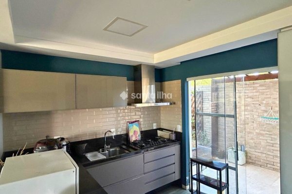 Casa à venda com 109m², 3 quartos, 3 suítes, 1 vaga no bairro Ribeirão da Ilha em Florianópolis