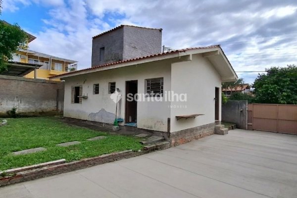 Terreno à venda com 60m², 3 quartos, 1 suíte, 1 vaga no bairro Rio Tavares em Florianópolis